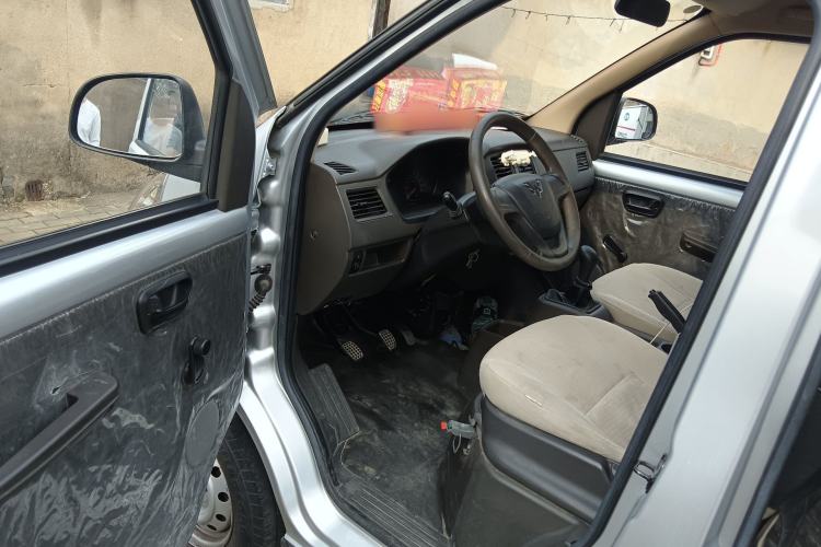 Used Wuling Rongguang S 2021 1.2L Base Model 5-Seater LSI
