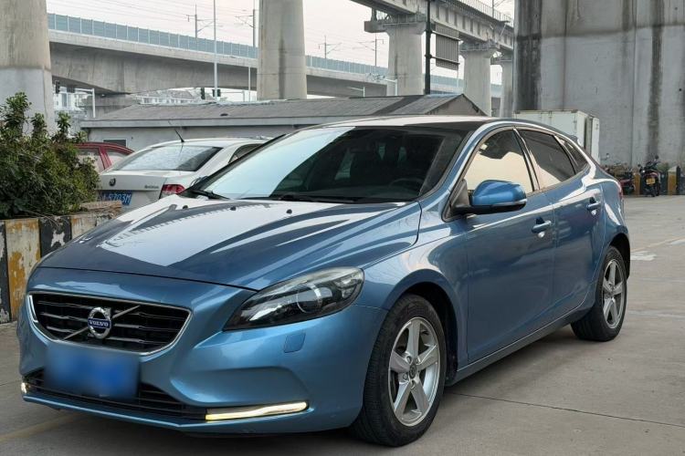 Used Volvo V40 2016 T3 Zhiyi Edition
