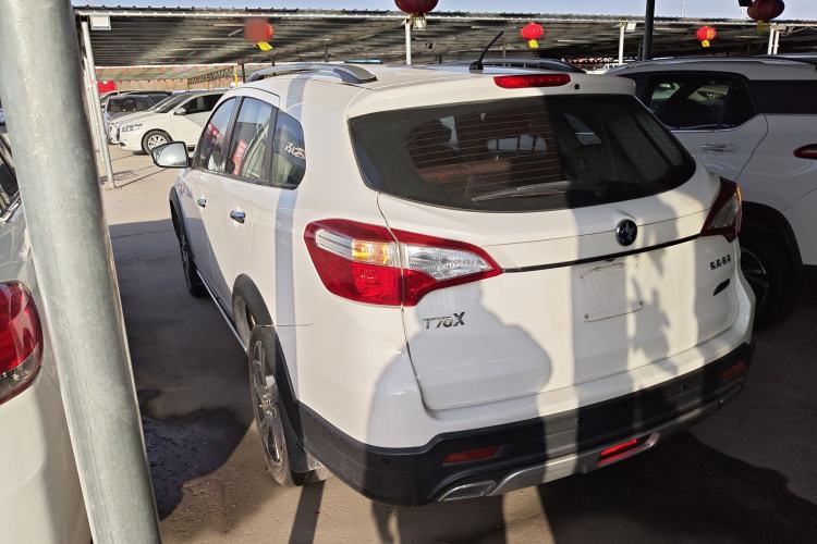 Used Venucia T70X 2016 2.0L CVT SmartFun Sport Edition