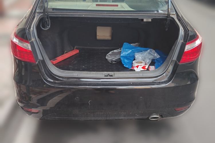 Used CHANGAN Raeton 2013 2.0L Automatic Luxury Version China IV Standard Trunk