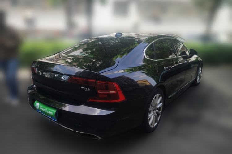 Used Volvo S90 2020 T5 Zhiyi Luxury Edition Rear Right 45 Deg