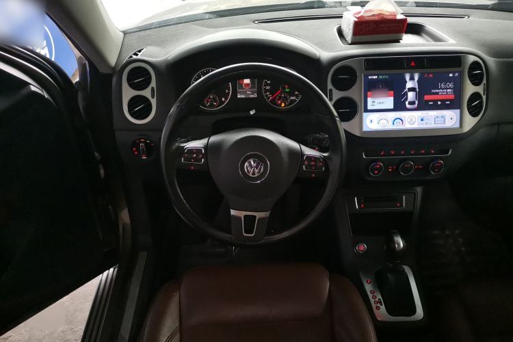 Used Volkswagen Tiguan 2015 1.8TSI Automatic Two-Wheel Drive Luxury Model Steering Wheel