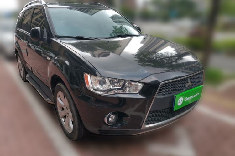 Used Mitsubishi Outlander 2010 Kinhui 2.4 Fashion Edition Front Right 45 Deg