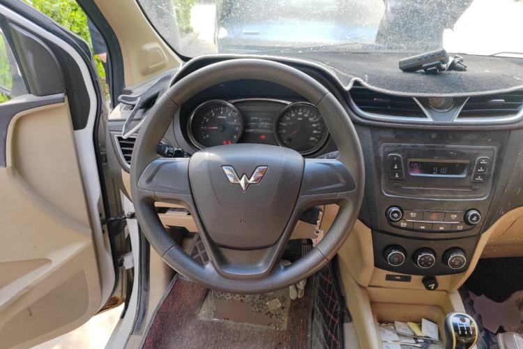 Used Wuling Hongguang 2015 1.5L S1 Standard China V-Emission Standards
