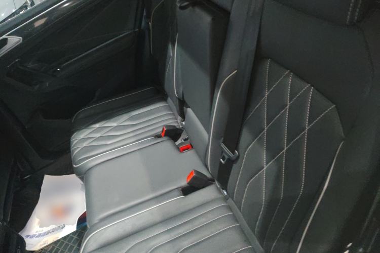 Used Volkswagen Tiguan L 2024 330TSI Automatic Two-Wheel Drive R-Line Enhanced Edition Left Rear Seat