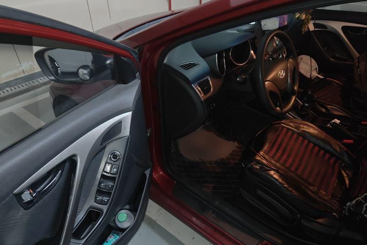 Used Hyundai Elantra (5th Generation / Langdong) 2012 1.6L Manual Leading Model
