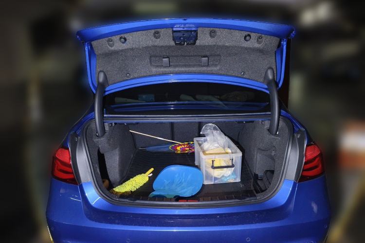 Used BMW 3 Series 2018 320Li Leading Model M Sport Package Trunk