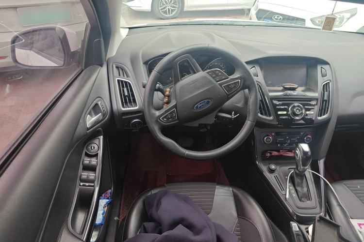 Used Ford Focus 2015 Hatchback 1.6L Automatic Fashion Edition