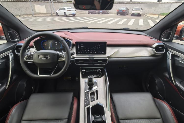 Used Geely Auto Coolray 2019 Sport Model 260T DCT Battle China V Standard Interior 6