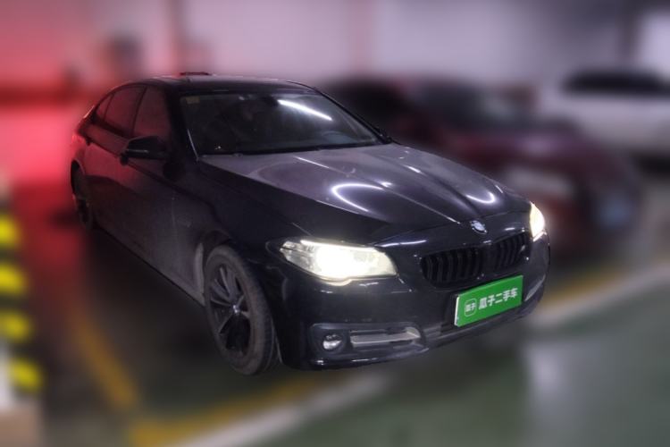 Used BMW 5 Series 2013 520Li Elegant Edition Front Right 45 Deg