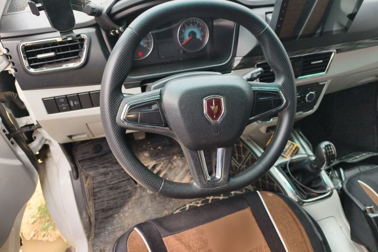 Used Jinbei Hiace X30 2024 1.5L Wealthy Van Model 2/5 Seats with Front-Mounted Air Conditioning Steering Wheel