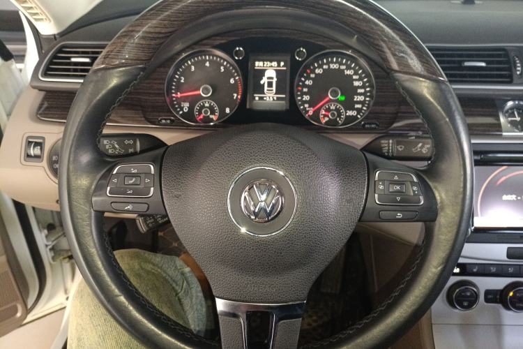 Used Volkswagen Magotan 2013 2.0 TSI Prestige Model