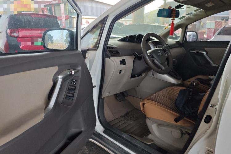 Used Toyota Verso 2015 180E CVT Crossover Edition
