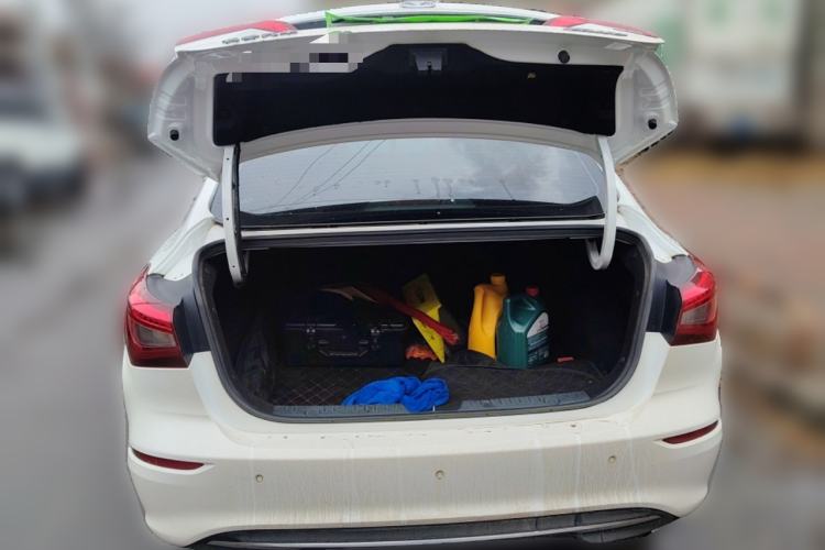 Used CHANGAN Eado 2018 High-Energy Edition 1.6L GDI Manual Pioneer Model China V Standard Trunk