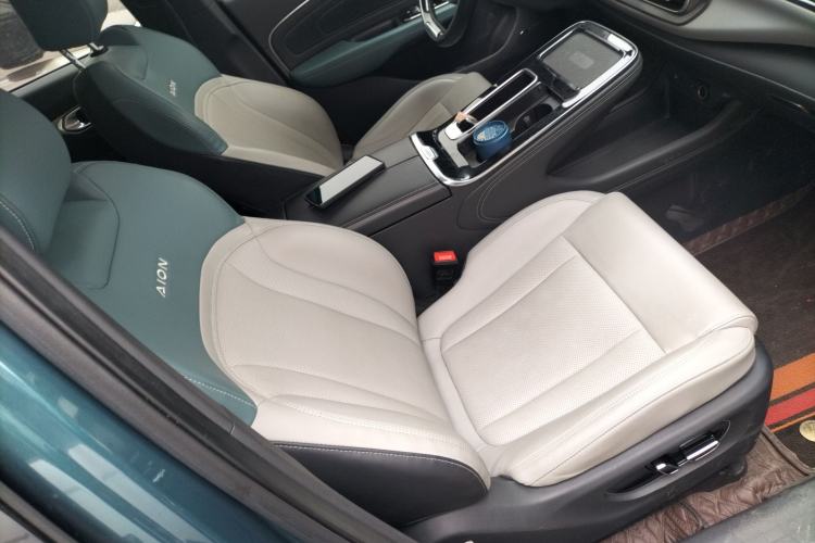 Used AION V 2022 Plus 70 Executive Edition Ternary Lithium
