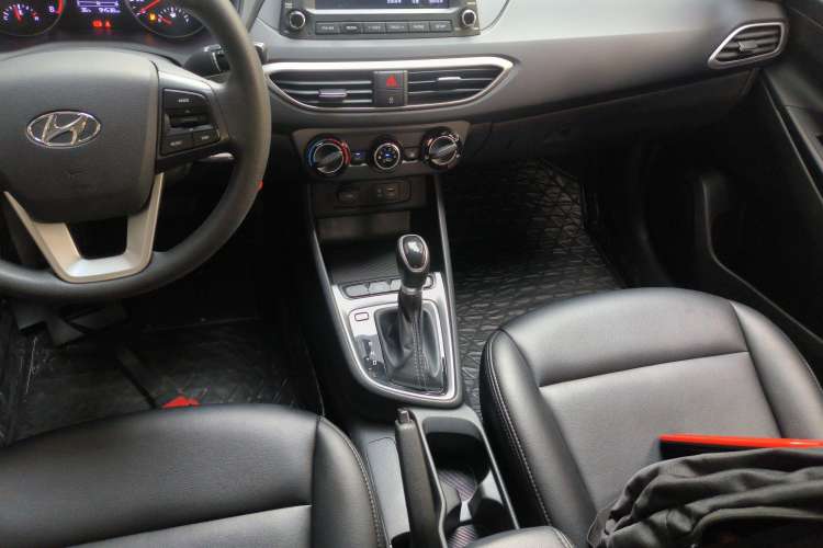 Used Hyundai Celesta 2017 1.6L Automatic Enjoyment Version GLS
