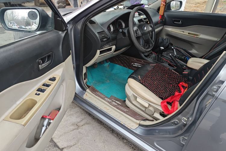 Used Bestune B50 2012 1.6L manual fashion version
