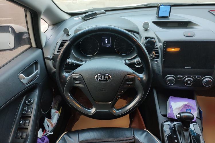 Used Kia K3 2016 1.6L Automatic GLS Steering Wheel