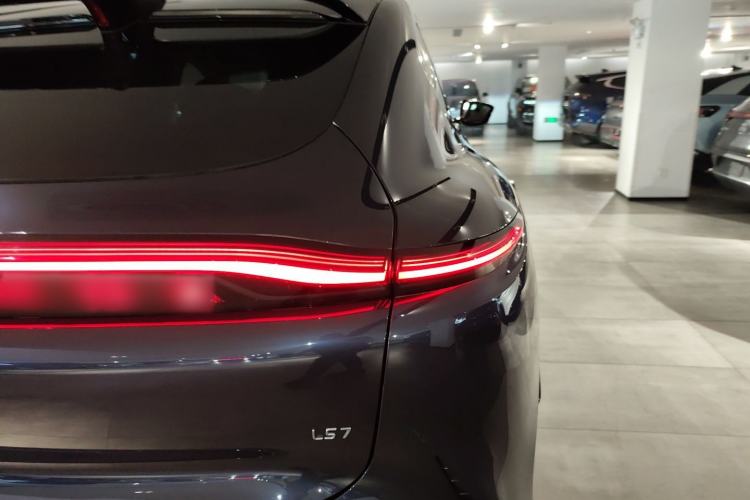 Used IM LS7 2023 100kWh Lux Rear-Drive Version