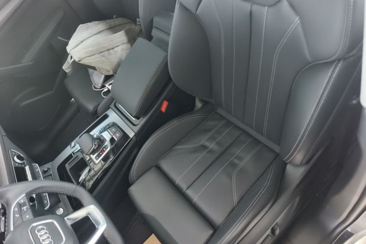 Used Audi Q5L 2022 40T Luxury Dynamic Model Left Front Seat