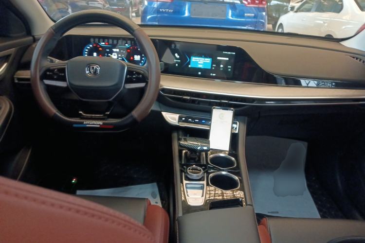 Used CHANGAN Eado 2024 PLUS Blue Whale NE 1.4T GDI DCT High-Energy Edition Center Console