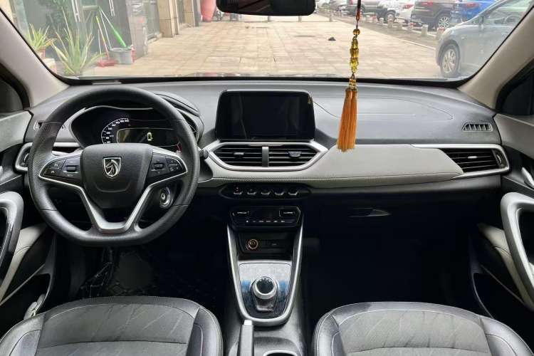 Used Baojun 510 2017 1.5L Automatic Fashion Model
