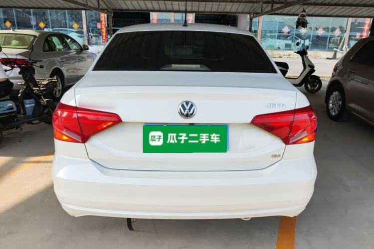 Used Volkswagen Jetta 2017 1.5L Manual Fashion Edition
