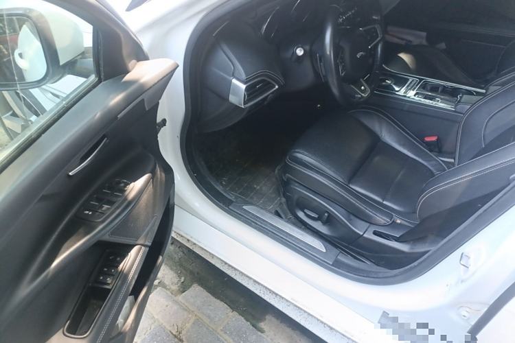 Used Jaguar XE 2015 2.0T 200 PS R-Sport