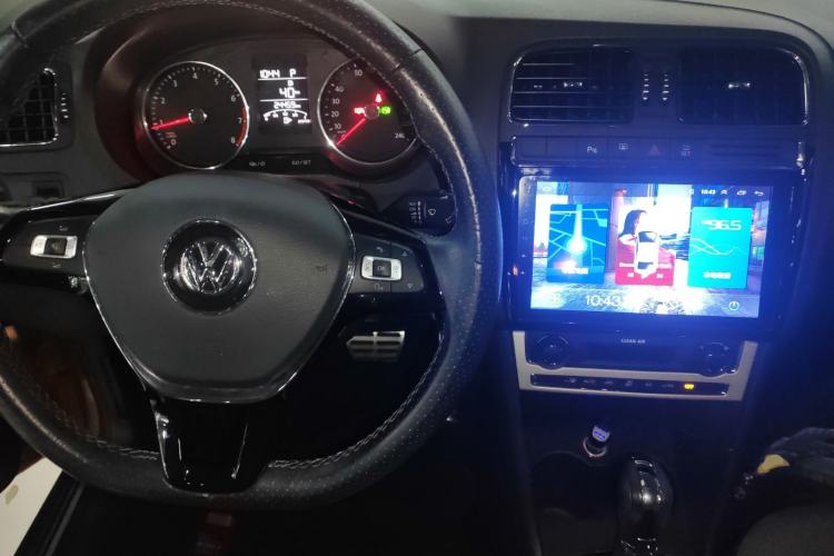 Used Volkswagen Polo 2016 1.6L Cross Polo Automatic Center Console