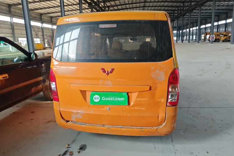 Used Wuling Rongguang V 2016 1.5L Standard Version
