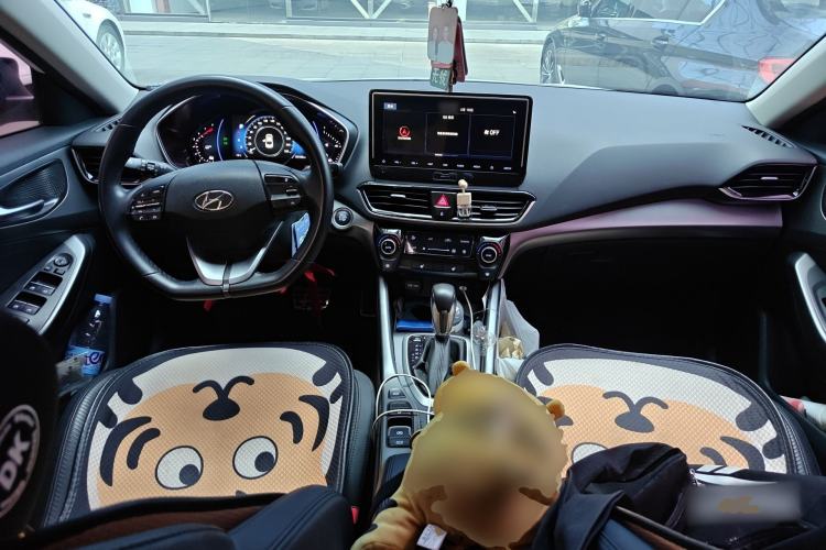 Used Hyundai Lafesta 2019 280TGDi Smart Speed Version China V Standard Center Console