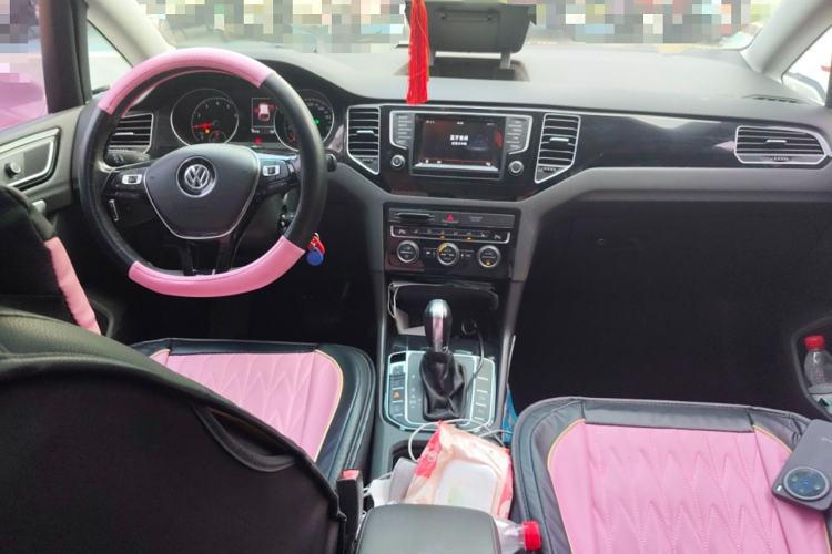 Used Volkswagen Golf 2015 1.4TSI Sportsvan Center Console