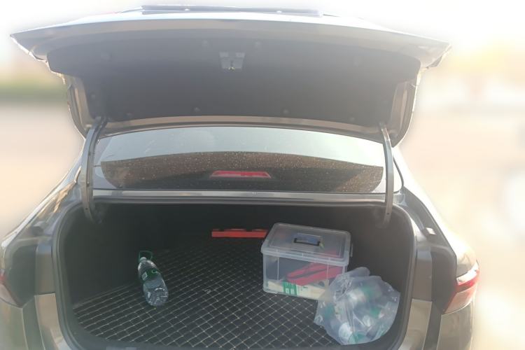 Used Geely Auto Emgrand 2023 4th Generation Champion Edition 1.5L CVT Luxury Model Trunk