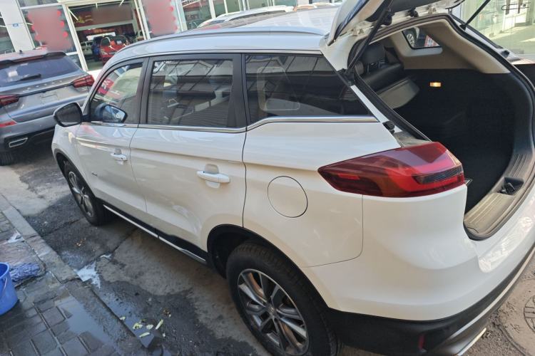 Used Geely Auto Emgrand X7 Sport 2018 1.8TD Automatic Two-Wheel Drive Smart Connect 4G Internet Edition
