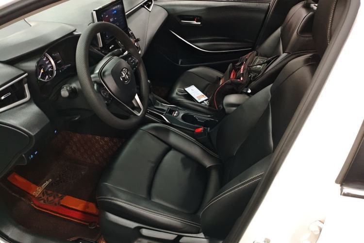 Used Toyota Corolla 2021 Dual-Motor 1.8L E-CVT Elite Edition Left Front Seat