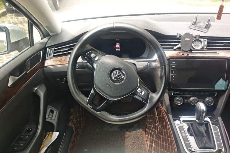 Used Volkswagen Magotan 2018 380TSI DSG Prestige Model Steering Wheel