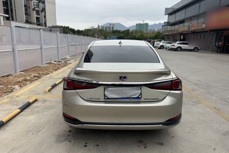Used Lexus ES 2018 300h Premier Edition China VI Standard
