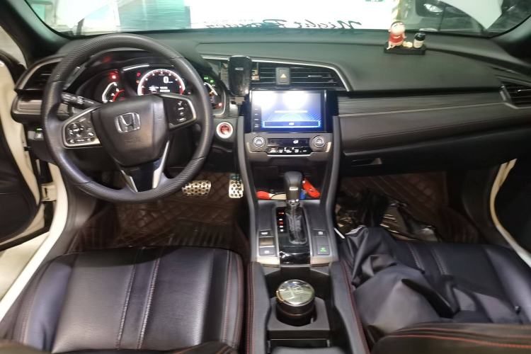 Used Honda Civic 2021 HATCHBACK 220TURBO CVT Trendy Cool Edition Center Console