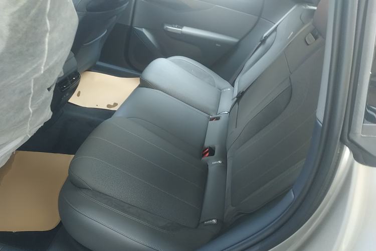 Used Lynk & Co 07 2024 EM-P 126 Long-Range Halo Left Rear Seat