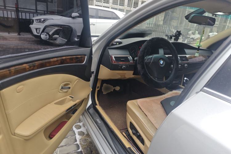 Used BMW 5 Series 2010 523Li Leading Model