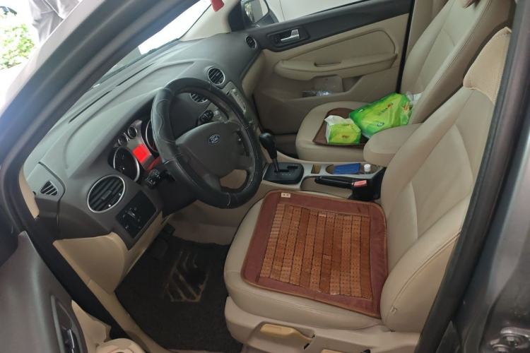 Used Ford Focus 2011 Sedan 1.8L Automatic Fashion Edition
