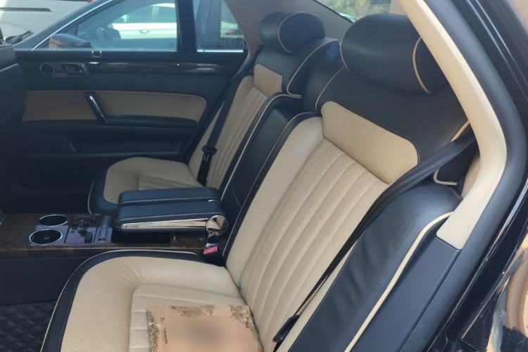 Used Volkswagen Phaeton 2011 3.6L V6 4-Seater Extended-Length Individual Edition Left Rear Seat