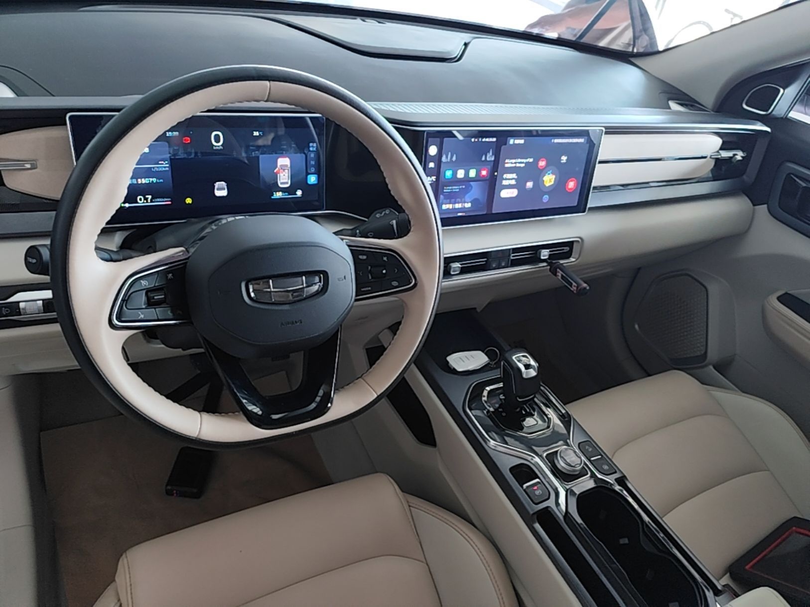 Geely Auto icon 2023 1.5TD Chocolate Smoothie Edition — снимка 12