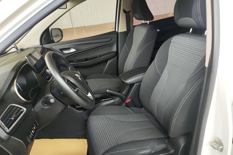 Used Baojun 730 2019 1.5T Manual Fashion Model 7-seater National V Left Front Seat