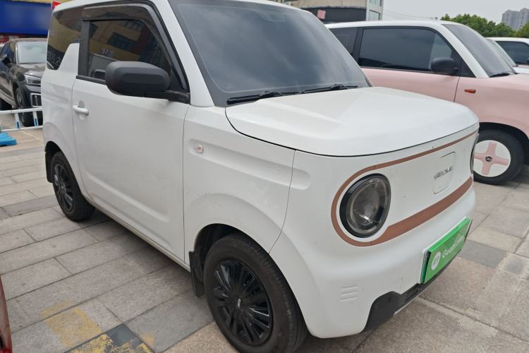 Used Geely Galaxy Panda 2024 Panda Mini 200km Endurance Bear Front Right 45 Deg