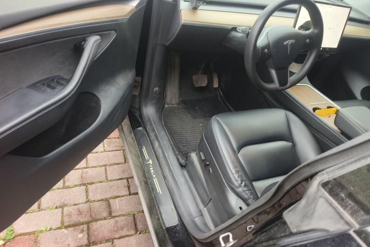 Used Tesla Model Y 2021 Standard Range Rear-Wheel Drive Version
