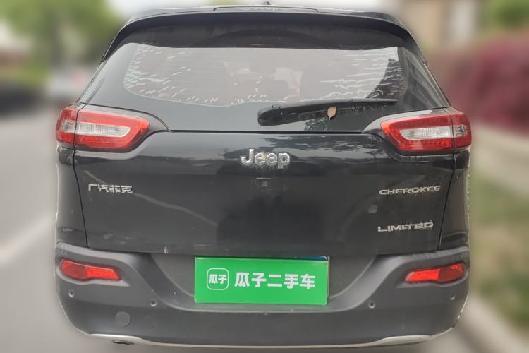 Used Jeep Cherokee 2017 2.0L Superior Edition Rear