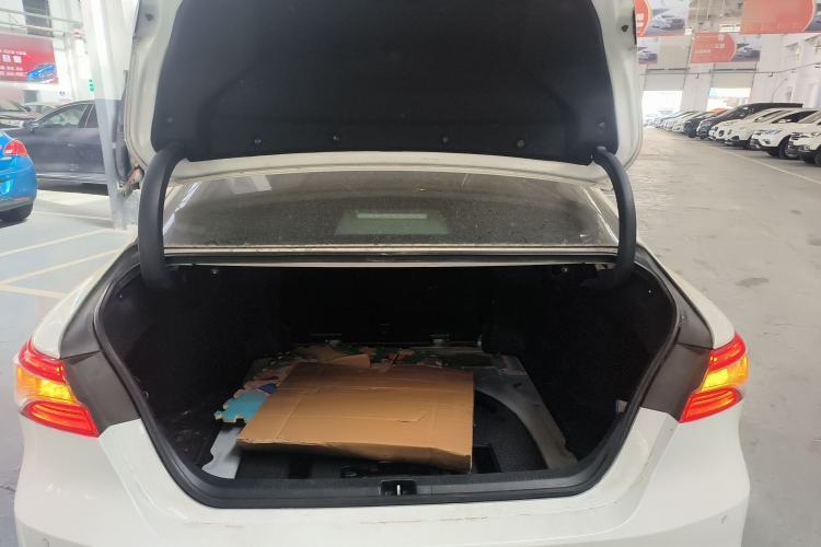 Used Toyota Camry 2018 2.0G Luxury Edition Trunk