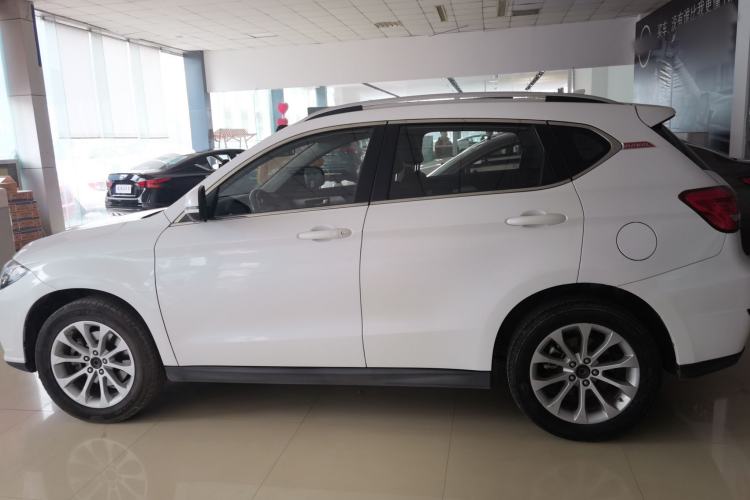 Used Haval H2 2018 Red-Label 1.5T Manual Two-Wheel Drive Luxury Model
