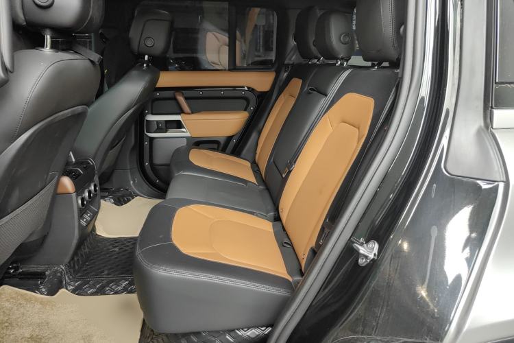 Used Land Rover Defender 2023 Facelift 110 3.0T P400 X-DYNAMIC HSE Left Rear Seat